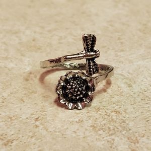 New dragonfly sunflower ring size 7